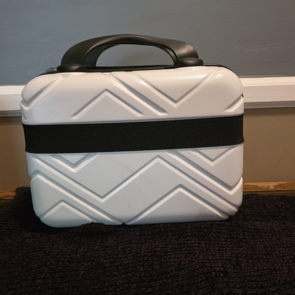 White Geometric Hard Shell Case